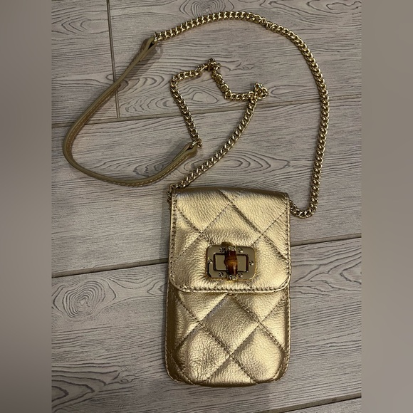 Lilly Pulitzer Handbags - Lily Pulitzer Gold Quilted Leather Lindley Crossbody Phone Bag